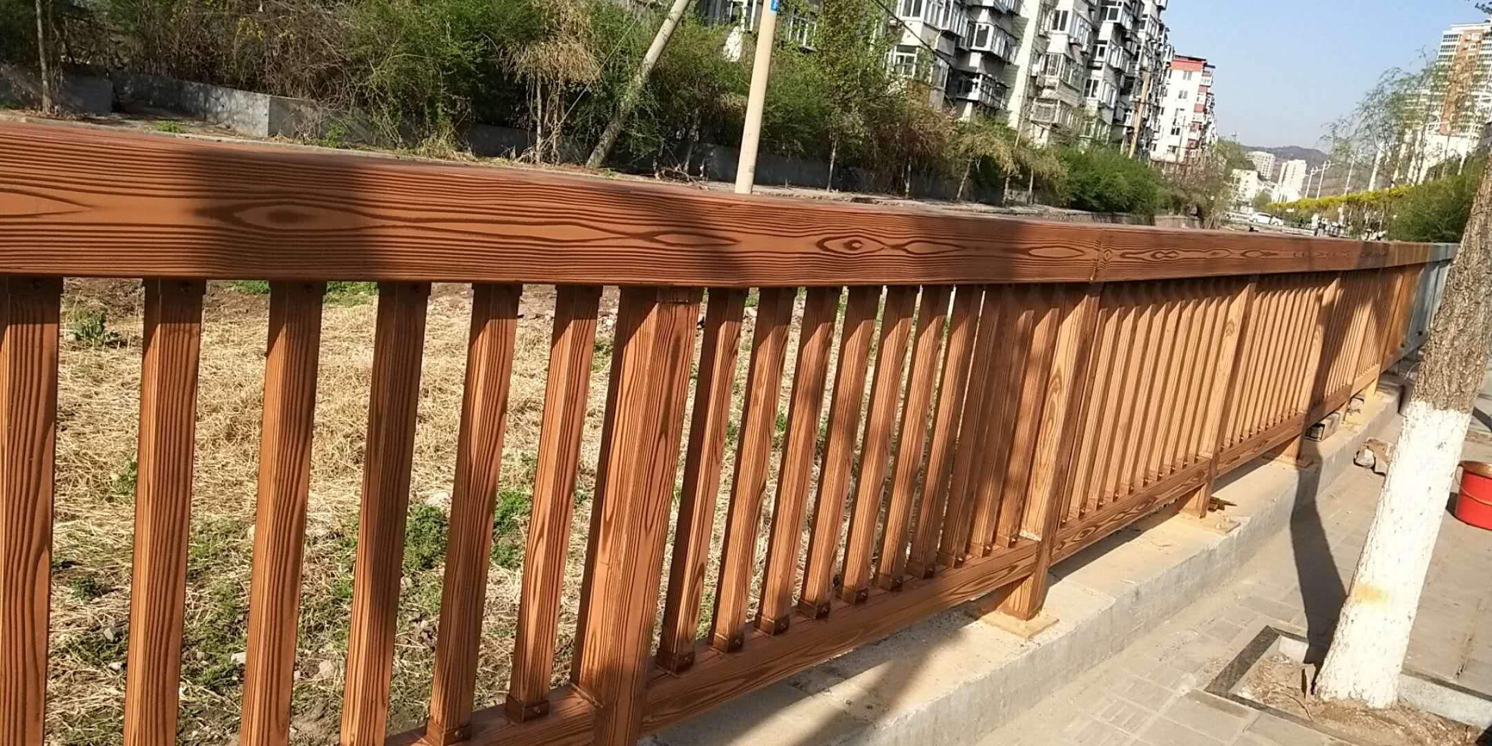 金山河北承德护栏仿木纹漆项目